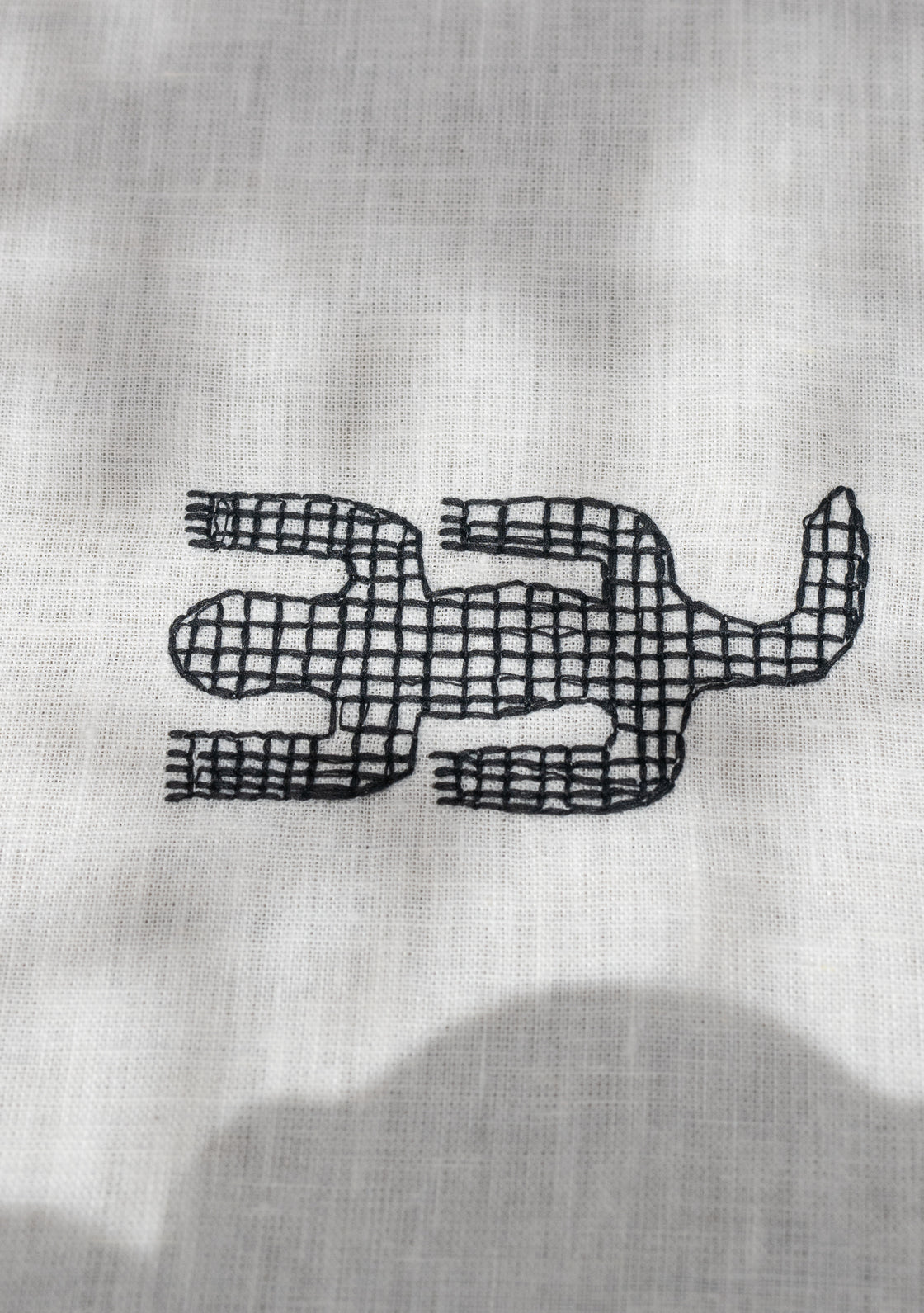 Crocodile Embroidery Linen Tablecloth