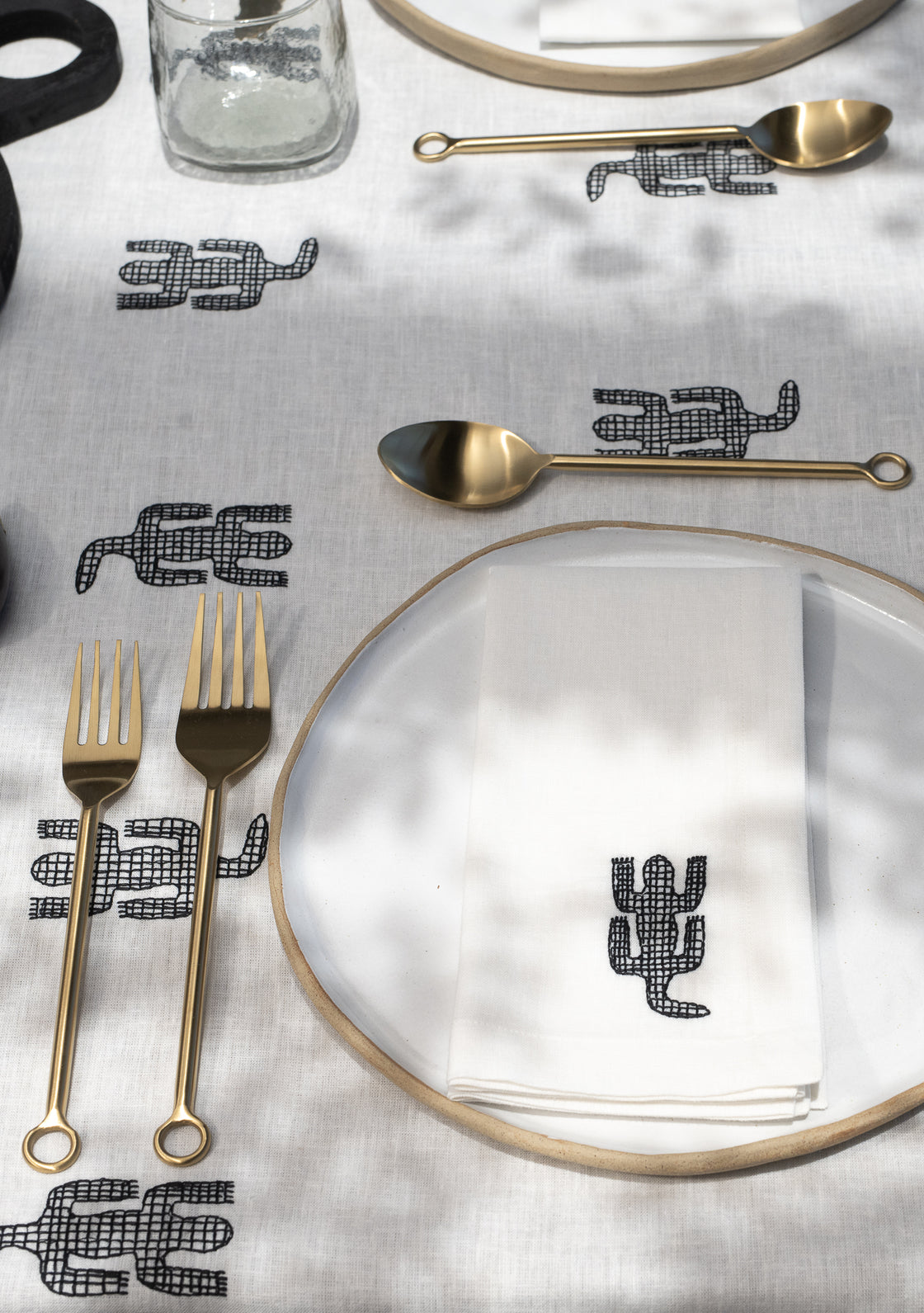 Crocodile Embroidered Linen Napkins - set of 4