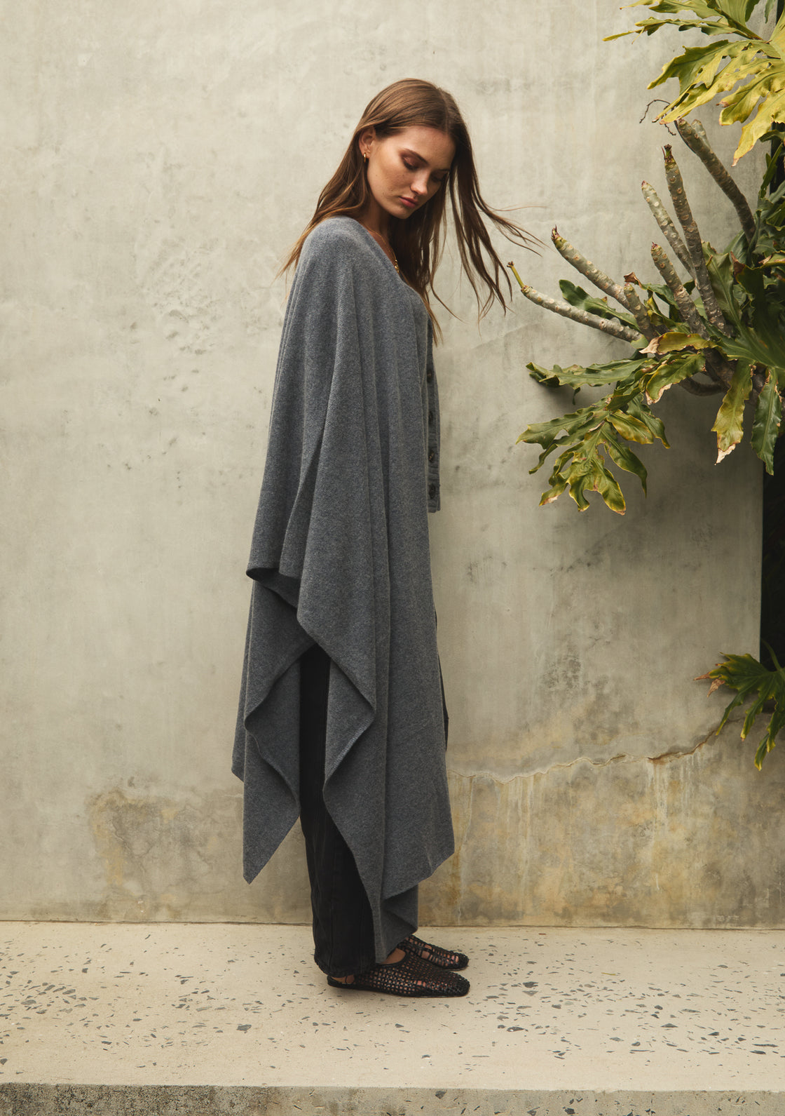 Oversized Cashmere Travel Shawl - Charcoal