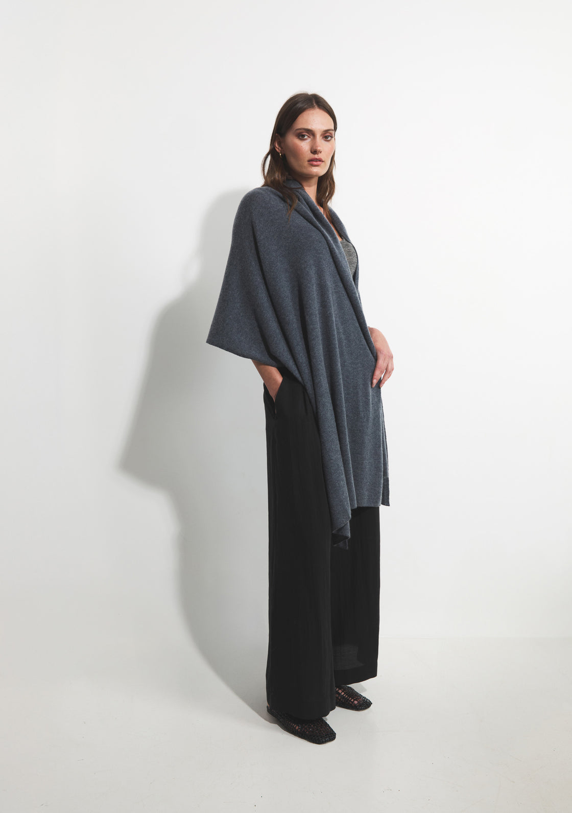 Oversized Cashmere Travel Shawl - Charcoal