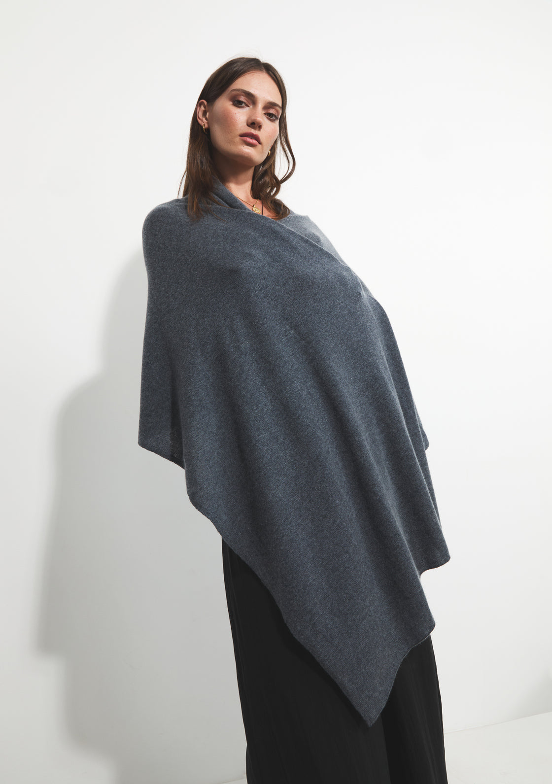 Oversized Cashmere Travel Shawl - Charcoal