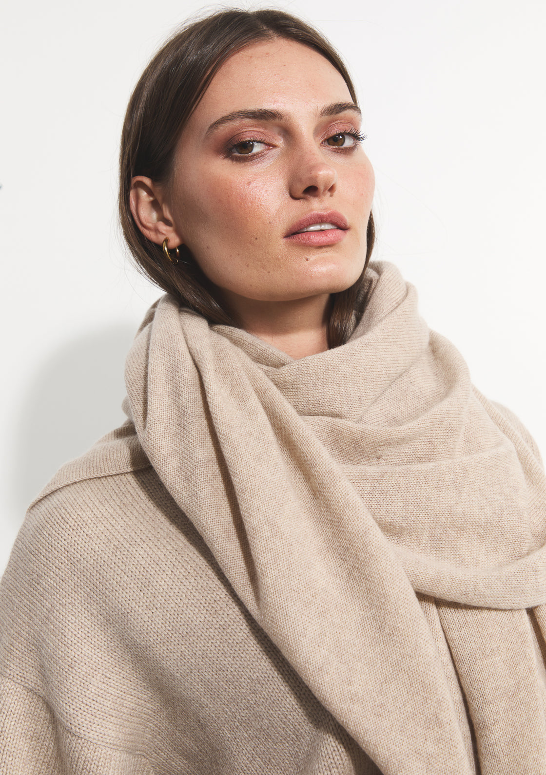 Oversized Cashmere Travel Shawl - Almond