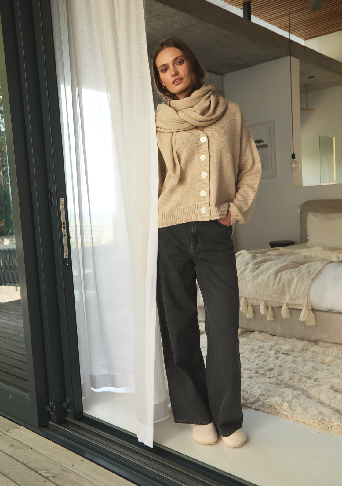 Oversized Cashmere Travel Shawl - Almond