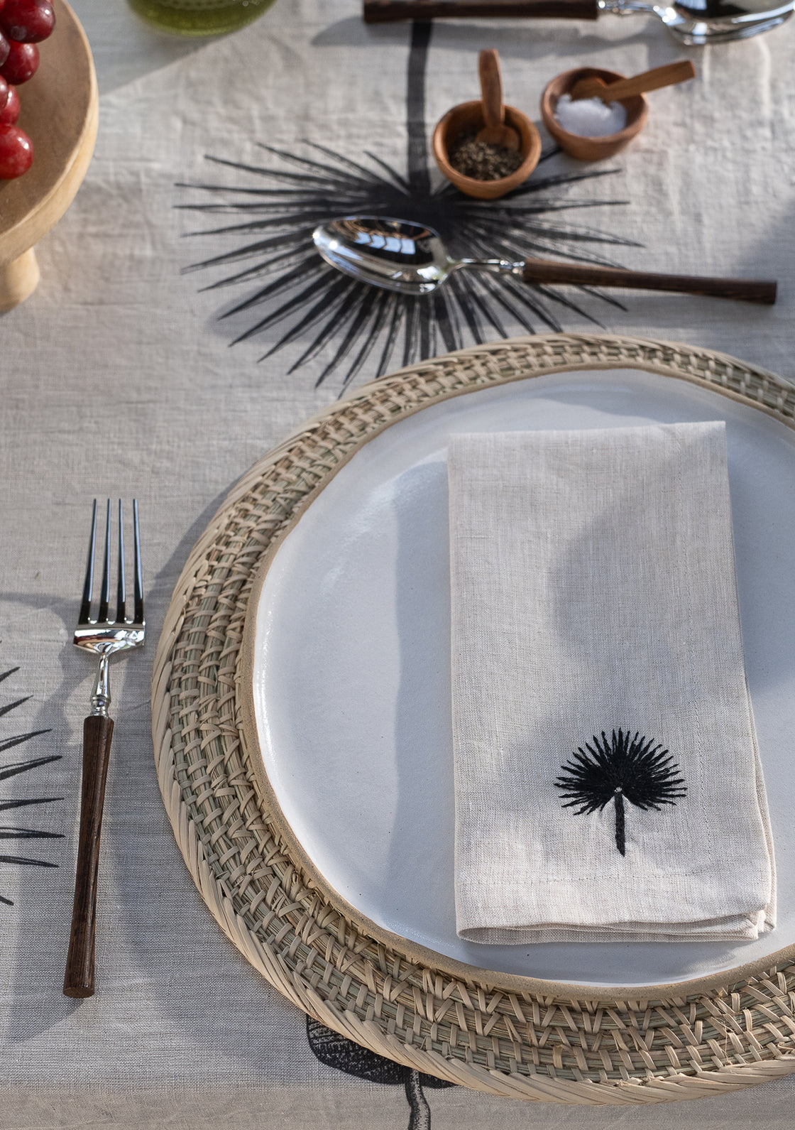 Linen Palm Leaf Embroidery Napkins - Set of 4